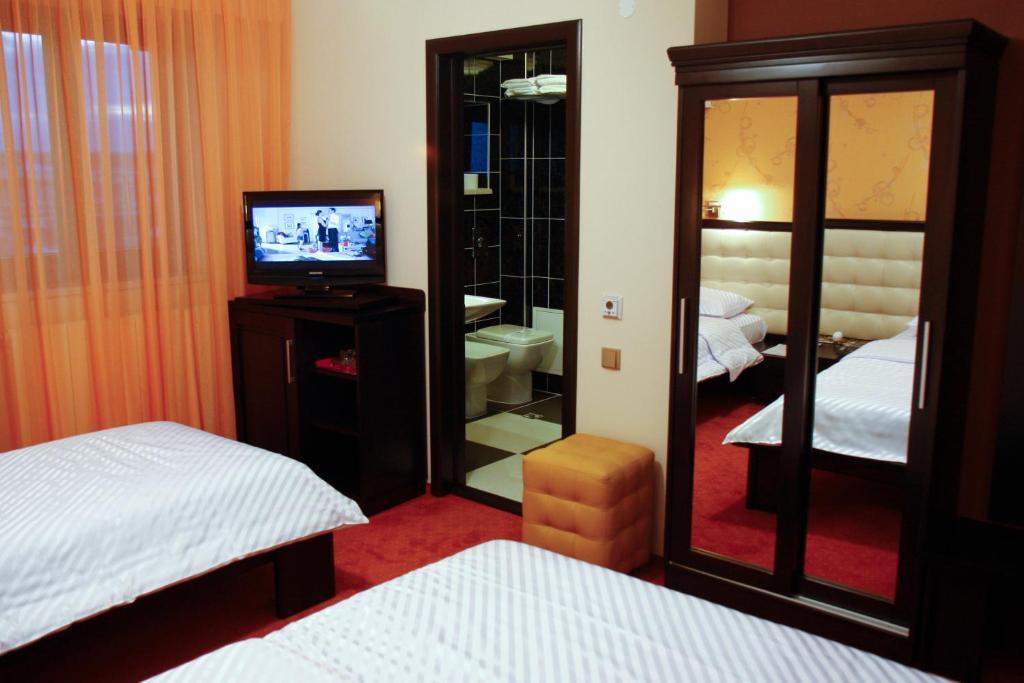 Hotel Anna Junior Târgu Jiu Oda fotoğraf